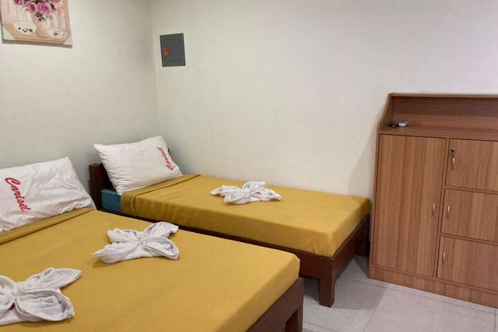 Room 6 of 20