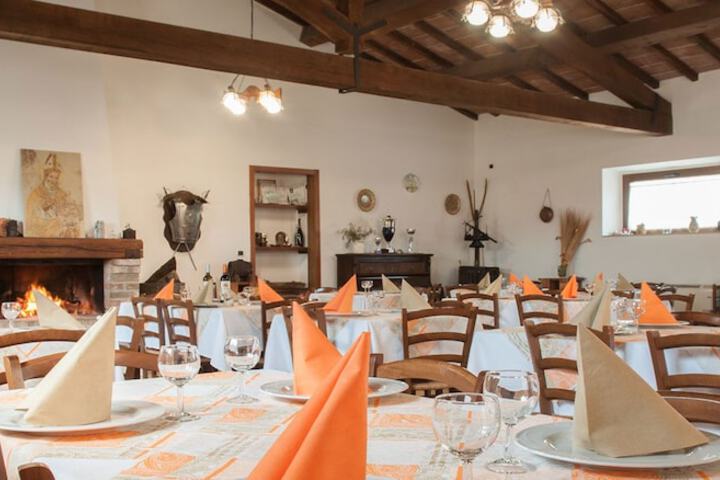 Dining 88 of 112