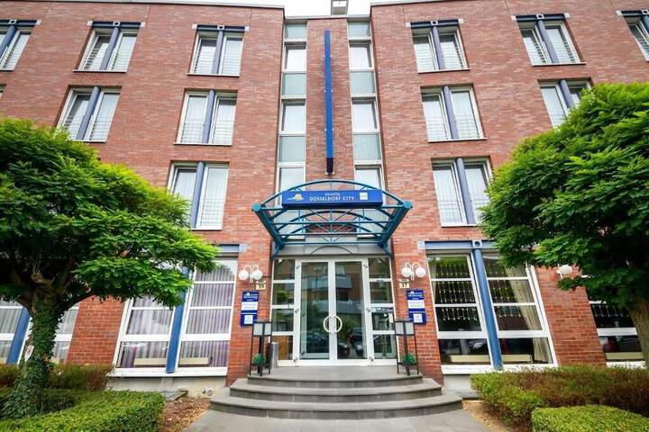 Hotel Entry