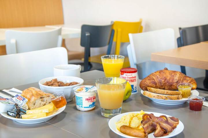 Breakfast meal