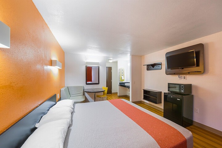 Room 13 of 45