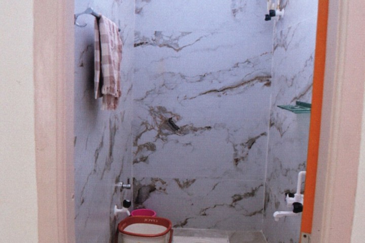 Room 16 of 28