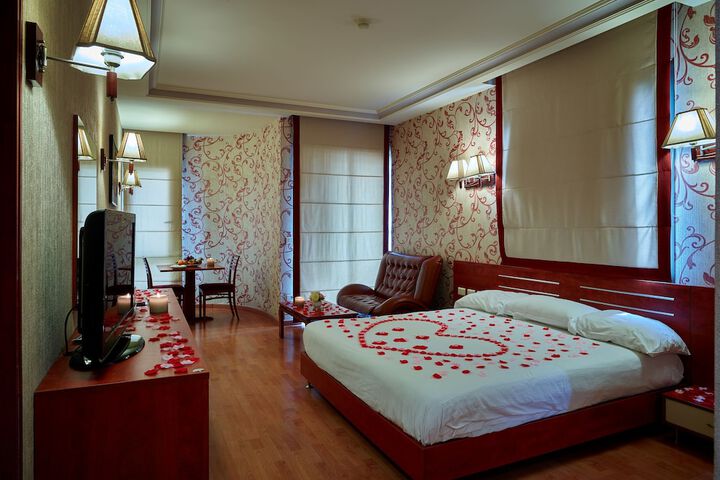 Room 16 of 126