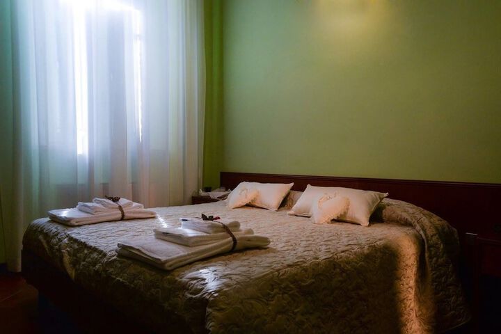 Room 6 of 20