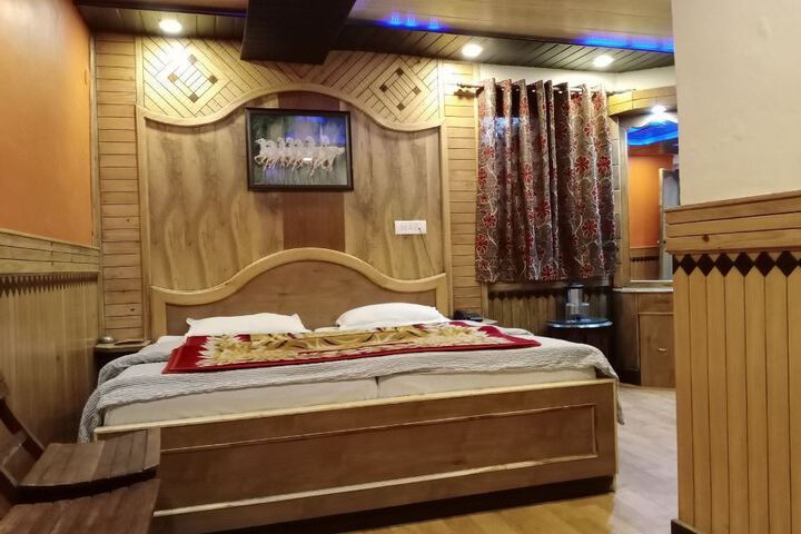 Hotel Kay KaysatMall Road