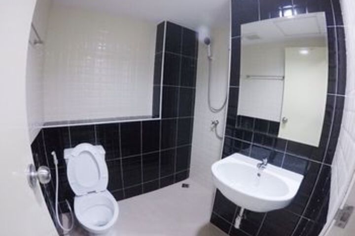 Room 5 of 20