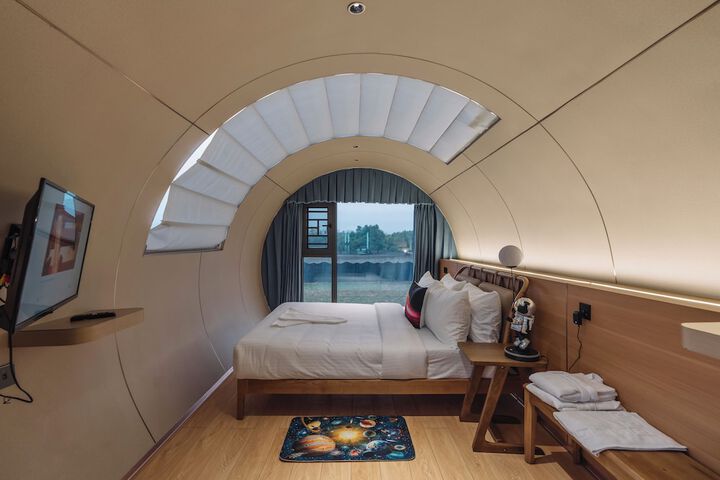 Room 3 of 8
