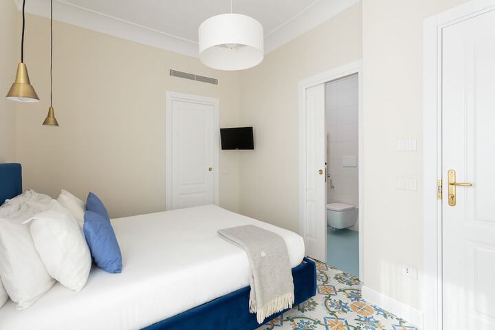 Room 15 of 66