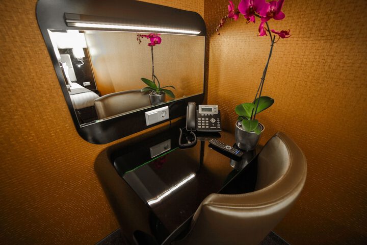 Room amenity