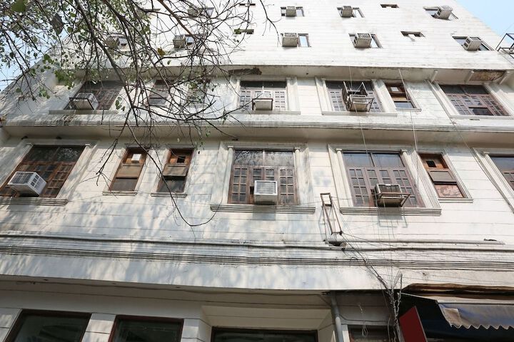 OYO 15435 HOTEL RACHNA TOURIST