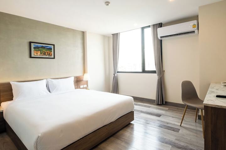 Room 6 of 24