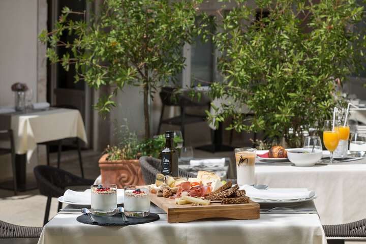 Breakfast/Coffee Service 53 of 61