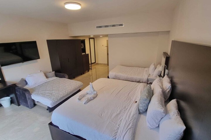 Room 85 of 243