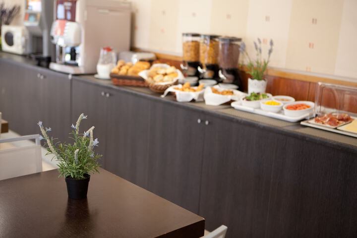 Breakfast area