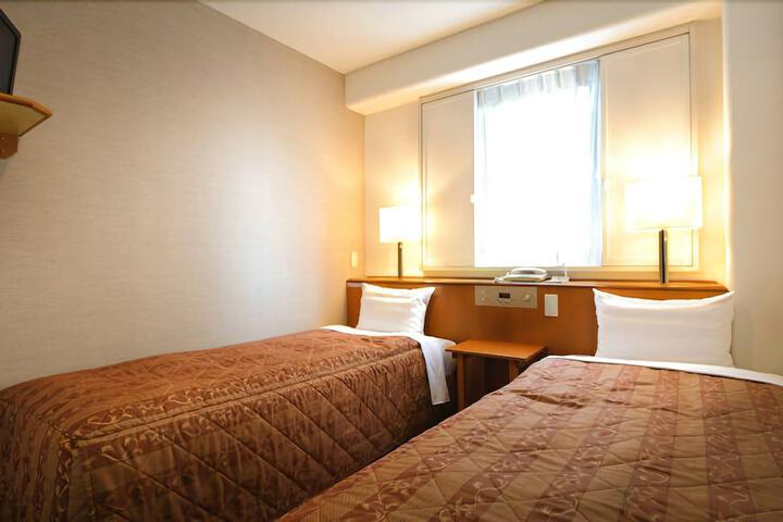 Room 8 of 24