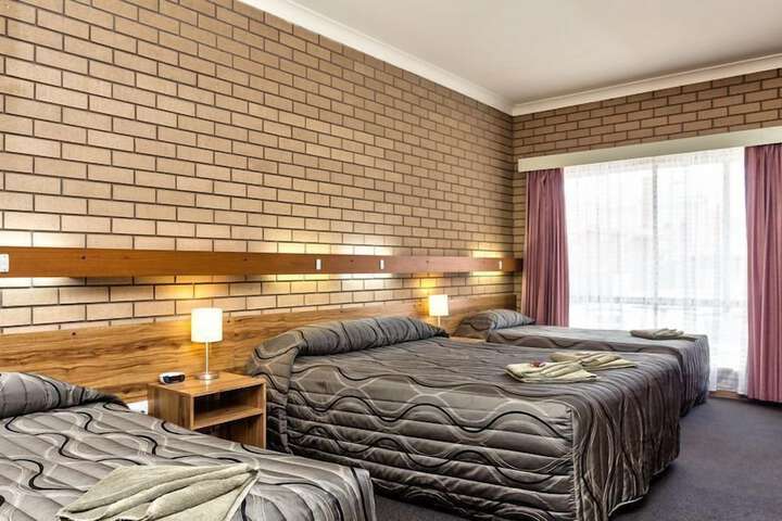 Room 22 of 34