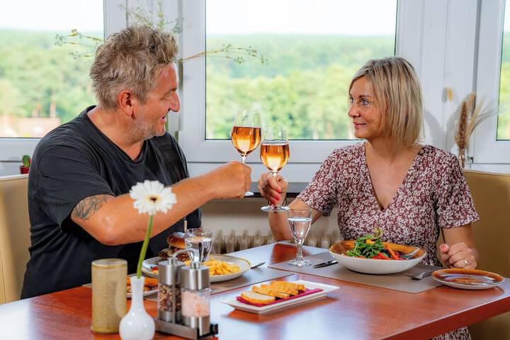 Dining 63 of 100