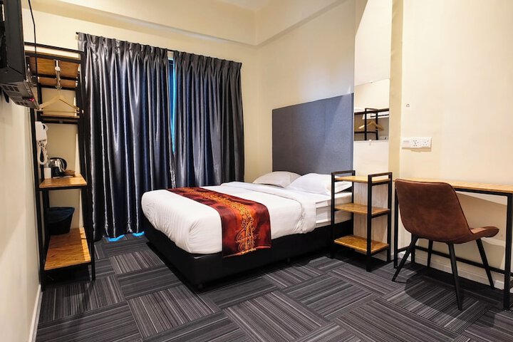 Room 9 of 26