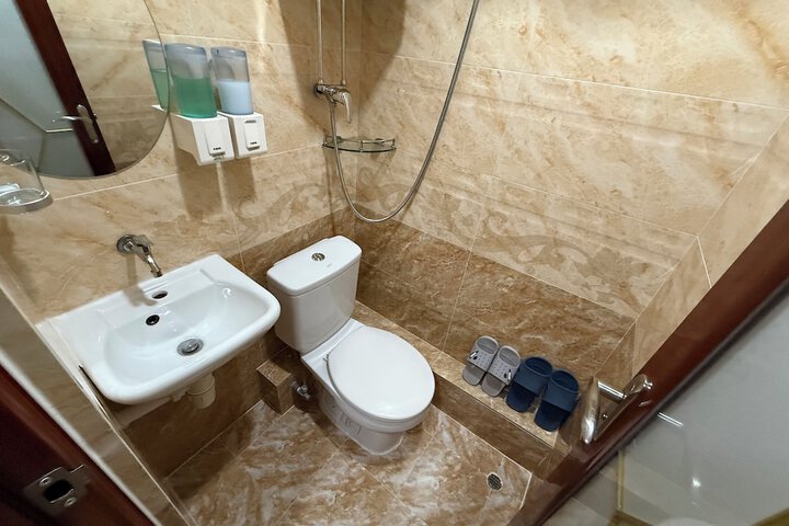 Room 105 of 138
