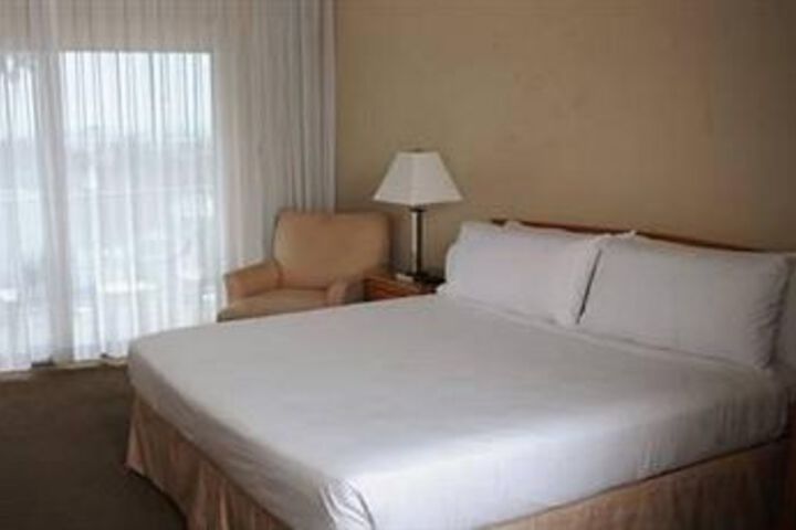Room 6 of 27