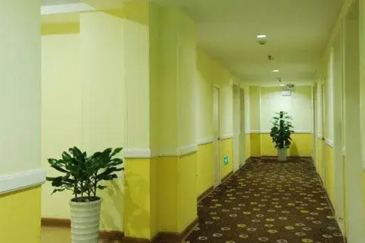 Room 11 of 17