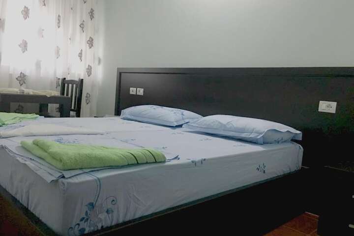 Room 17 of 43