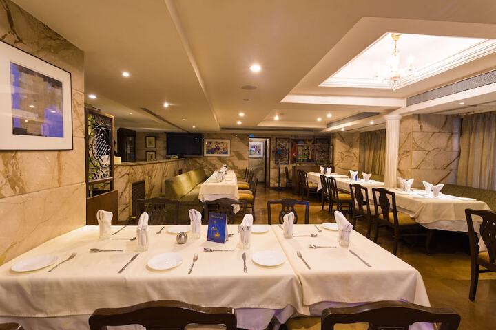 Dining 40 of 53
