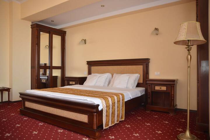 Room 16 of 44