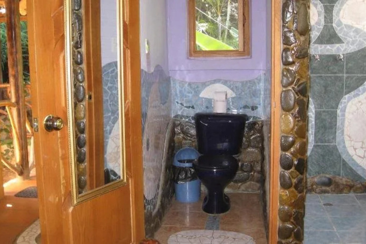 Room 6 of 24