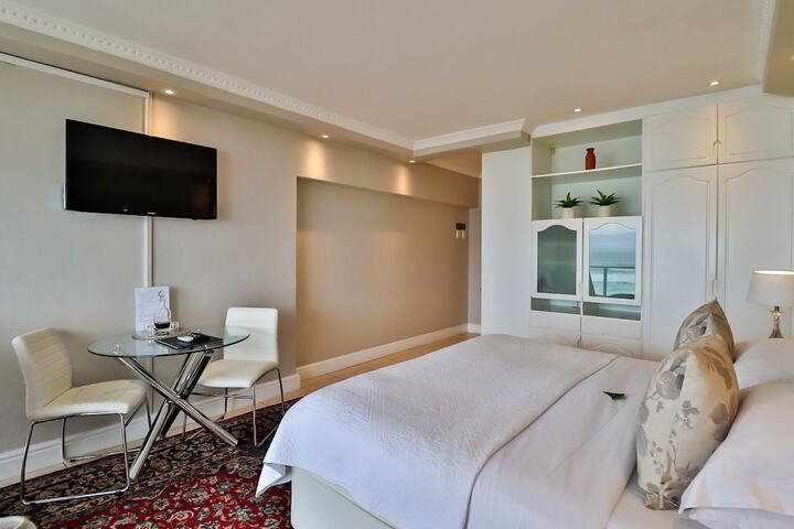 Room 5 of 49