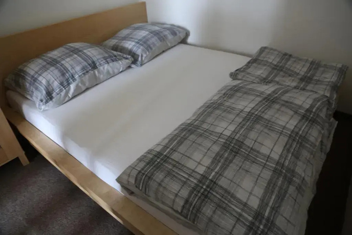 Room 4 of 15