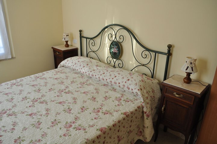 Room 6 of 66
