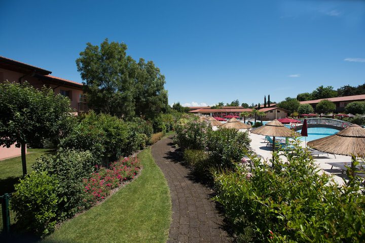 Hotel Exterior 88 of 98