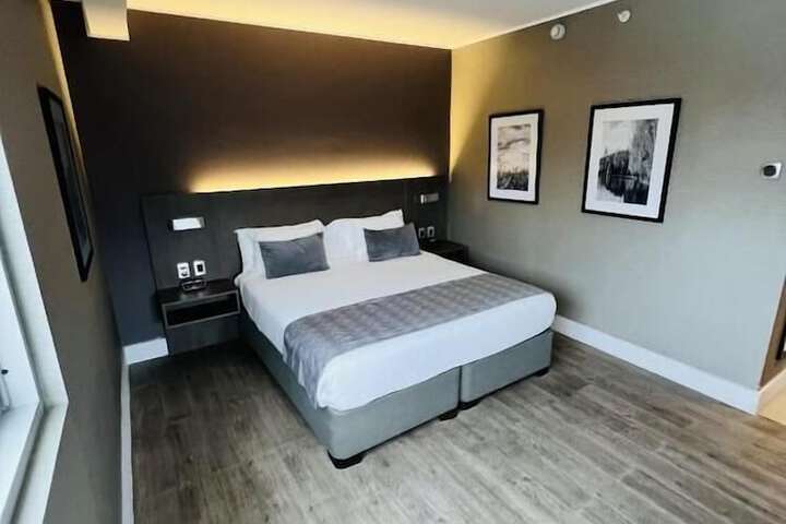 Room 7 of 22