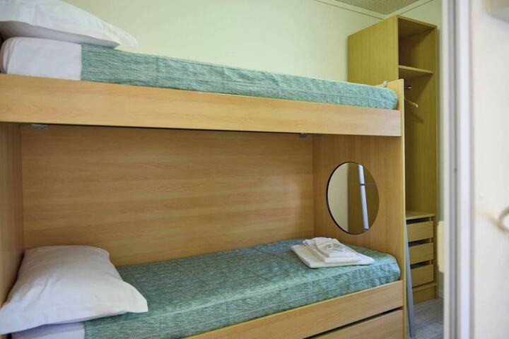 Room 40 of 190