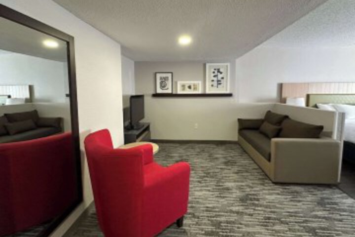 Room 17 of 36