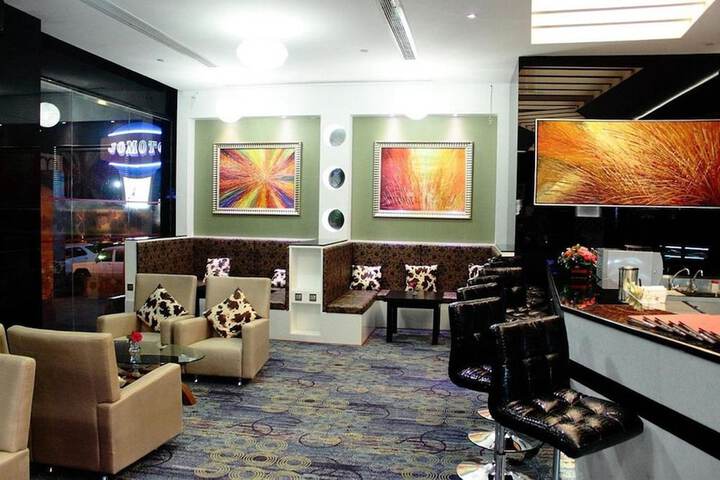 Lounge 57 of 83