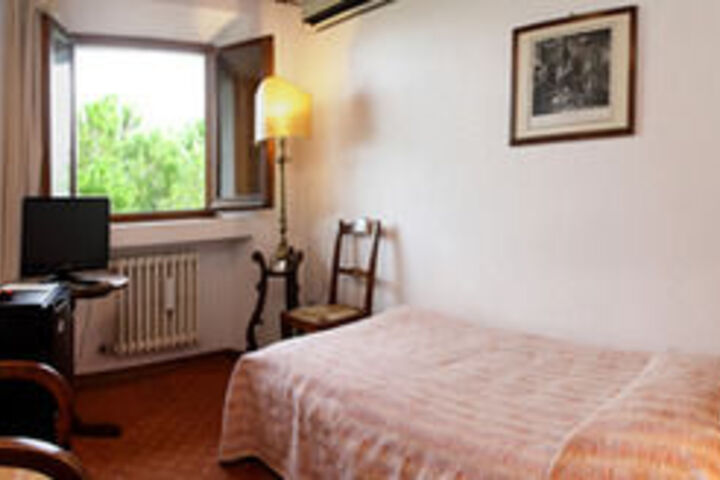 Room 16 of 22