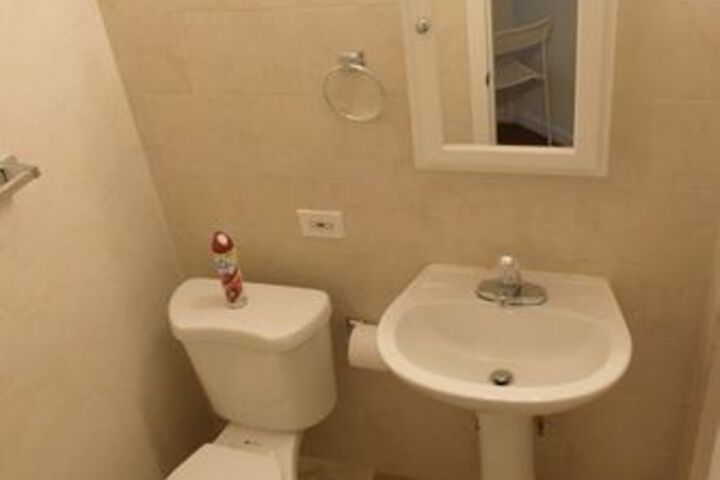 Room 9 of 15