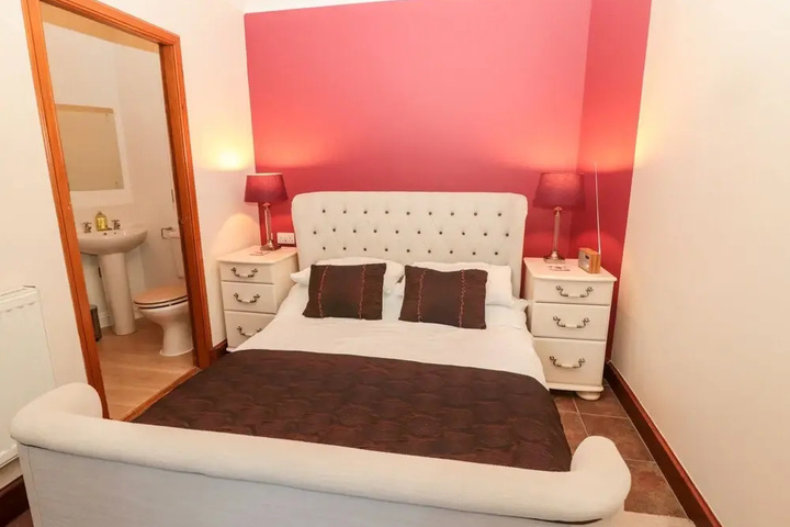 Room 2 of 18