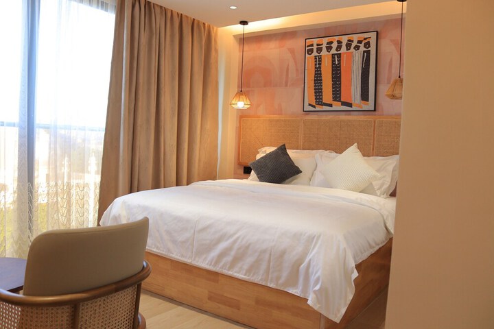 Room 6 of 20