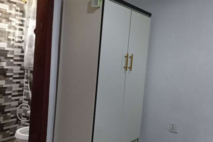 Room 17 of 35