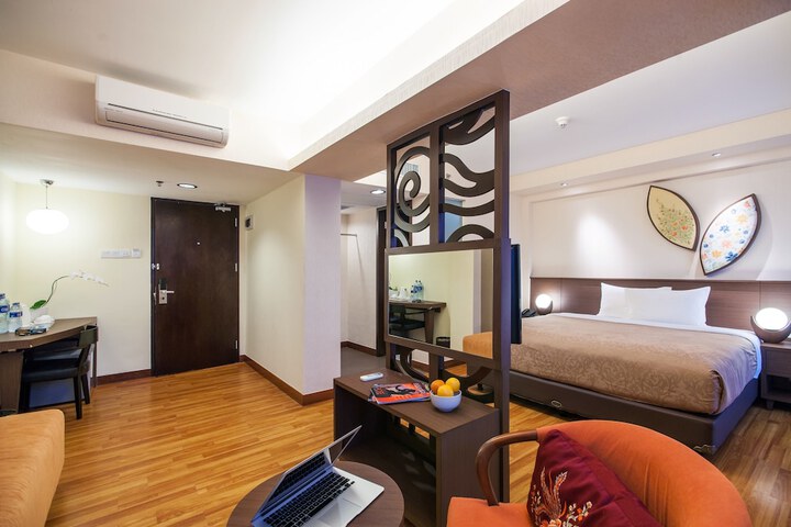 Room 6 of 58