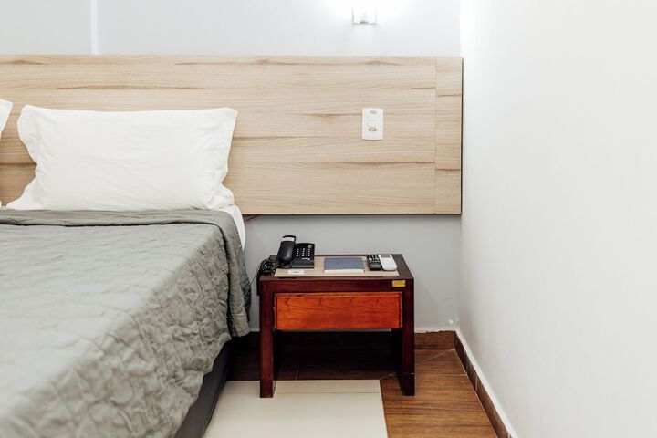 Room 16 of 36