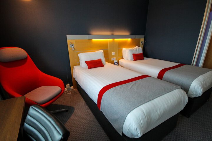Room 10 of 60