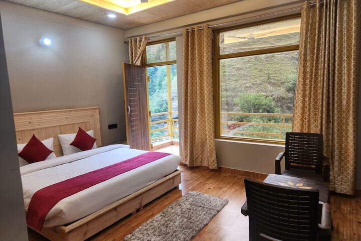 Room 3 of 44