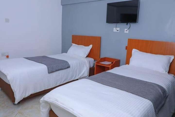 Room 9 of 28