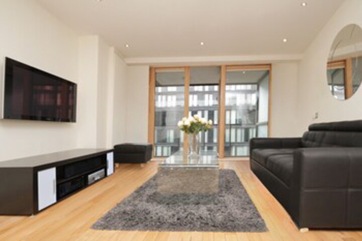 Forbes Street Luxury Apt