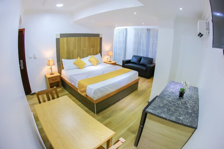 Room 21 of 37