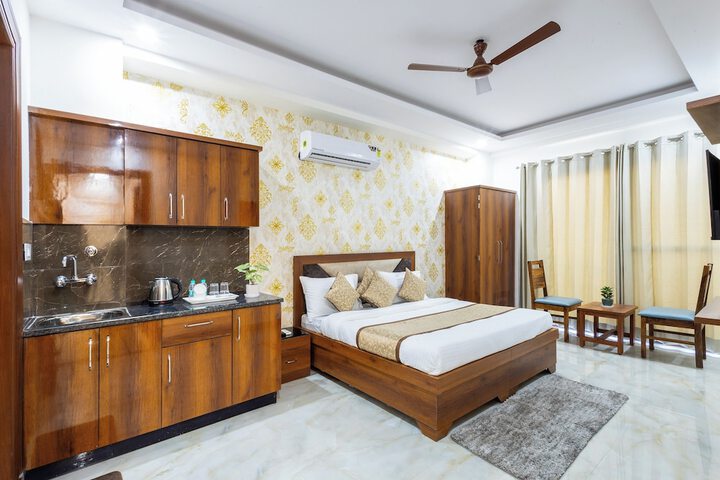 Room 15 of 48